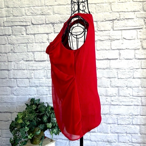 New York and Co. Sleeveless Red Chiffon overlay sleeveless blouse size XS - Picture 3 of 6